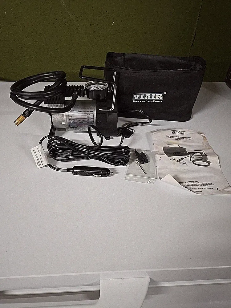 VIAIR 70P Portable Tire Inflator Air Compressor for Cars Never Used